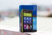 Chỉ vài ngày sau khi ra mắt tại MWC 2014, chiếc Nokia X chính hãng chạy Android đã có mặt tại Việt Nam. Hộp đựng Nokia X khá gọn, theo các nhà bán lẻ, thiết bị được dự kiến có giá từ 2,6 đến 2,8 triệu đồng. 
